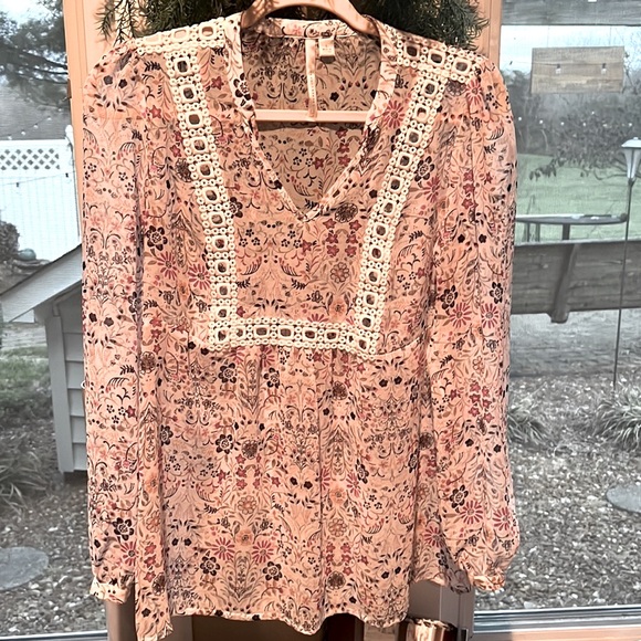 LC Lauren Conrad Tops - Lauren Conrad Sheer Floral Blouse Size S
